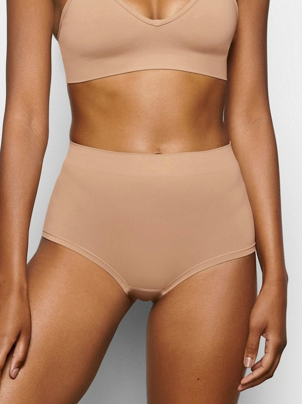Soft smoothing seamless color ochre size M